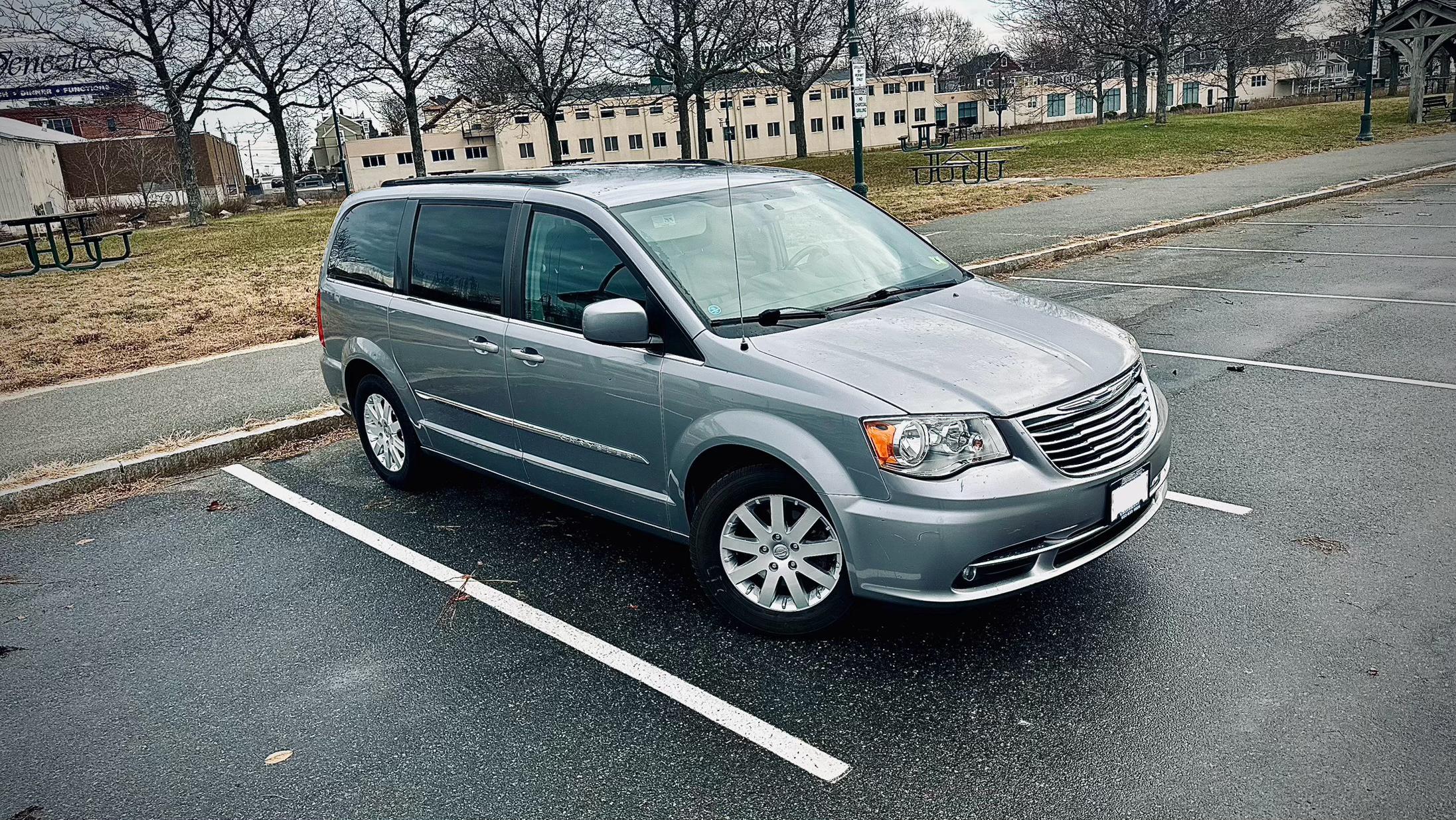 Chrysler Town & Country 2013 in Quincy, MA