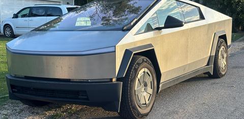 Tesla Cybertruck 2026