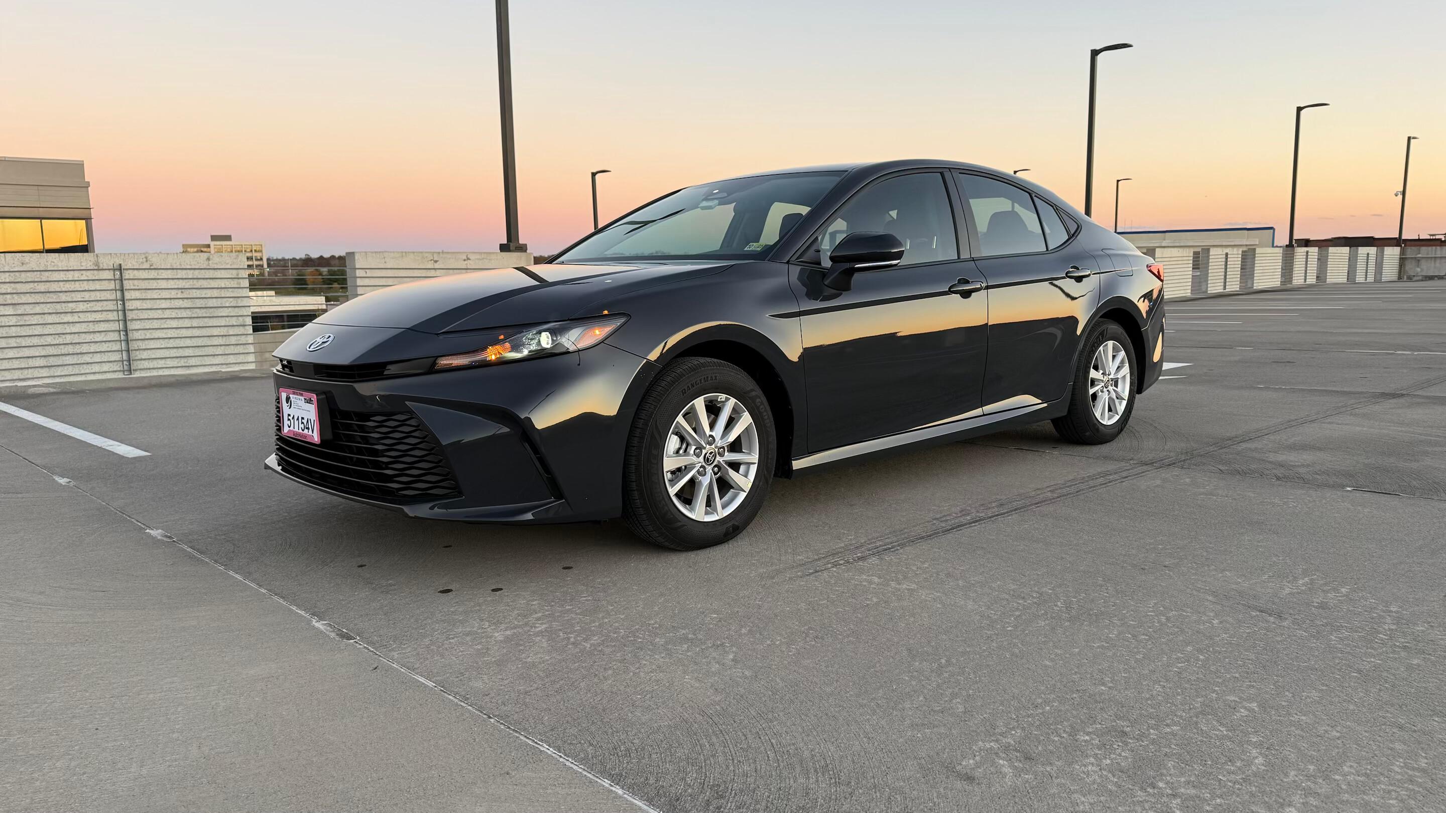 Toyota Camry Hybrid 2025 in Leesburg, VA