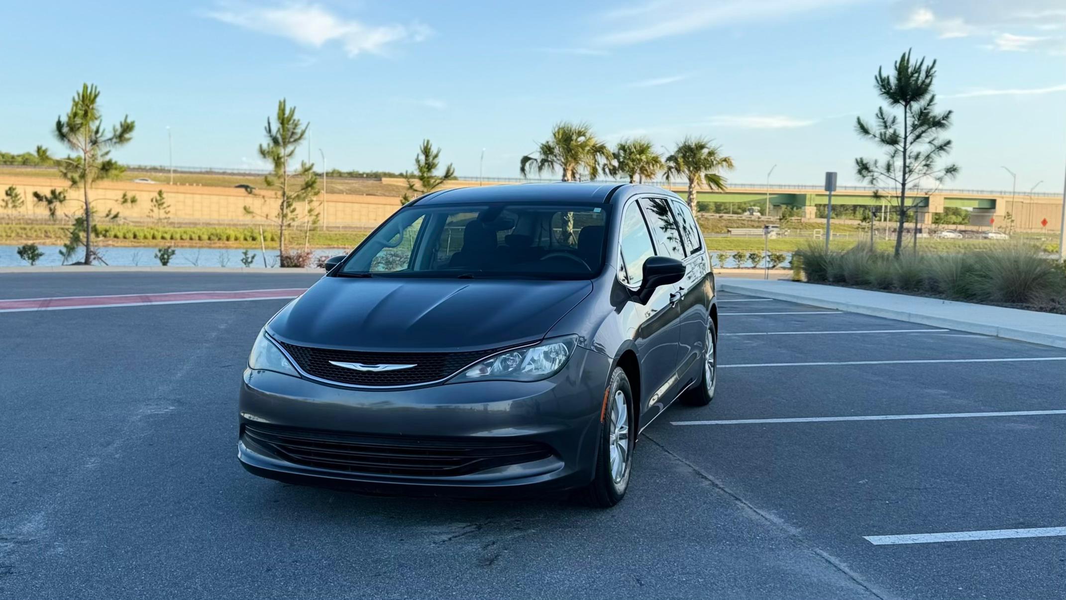 Chrysler Pacifica 2017 in Orlando, FL