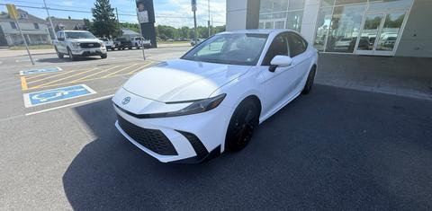 Toyota Camry Hybrid 2026