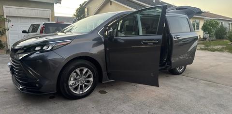 Toyota Sienna 2025