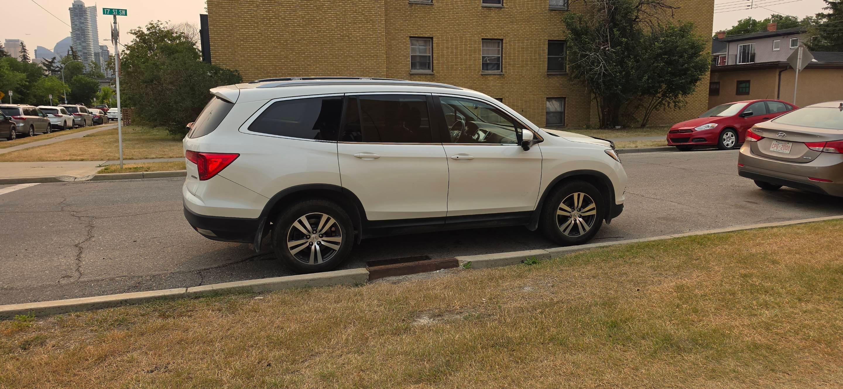 Honda Pilot 2017 in Calgary, AB