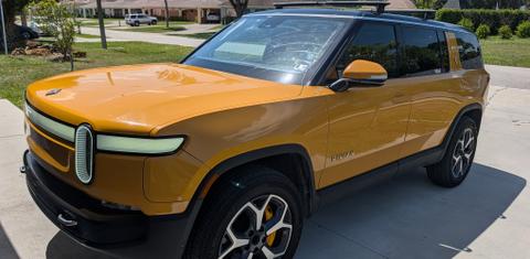 Rivian R1S 2023