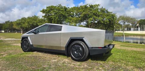 Tesla Cybertruck 2024