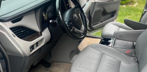 Toyota Sienna 2015