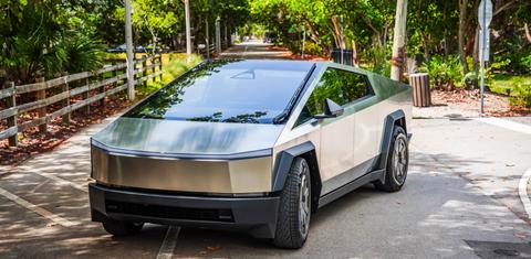 Tesla Cybertruck 2025