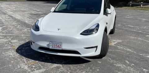 Tesla Model Y 2024