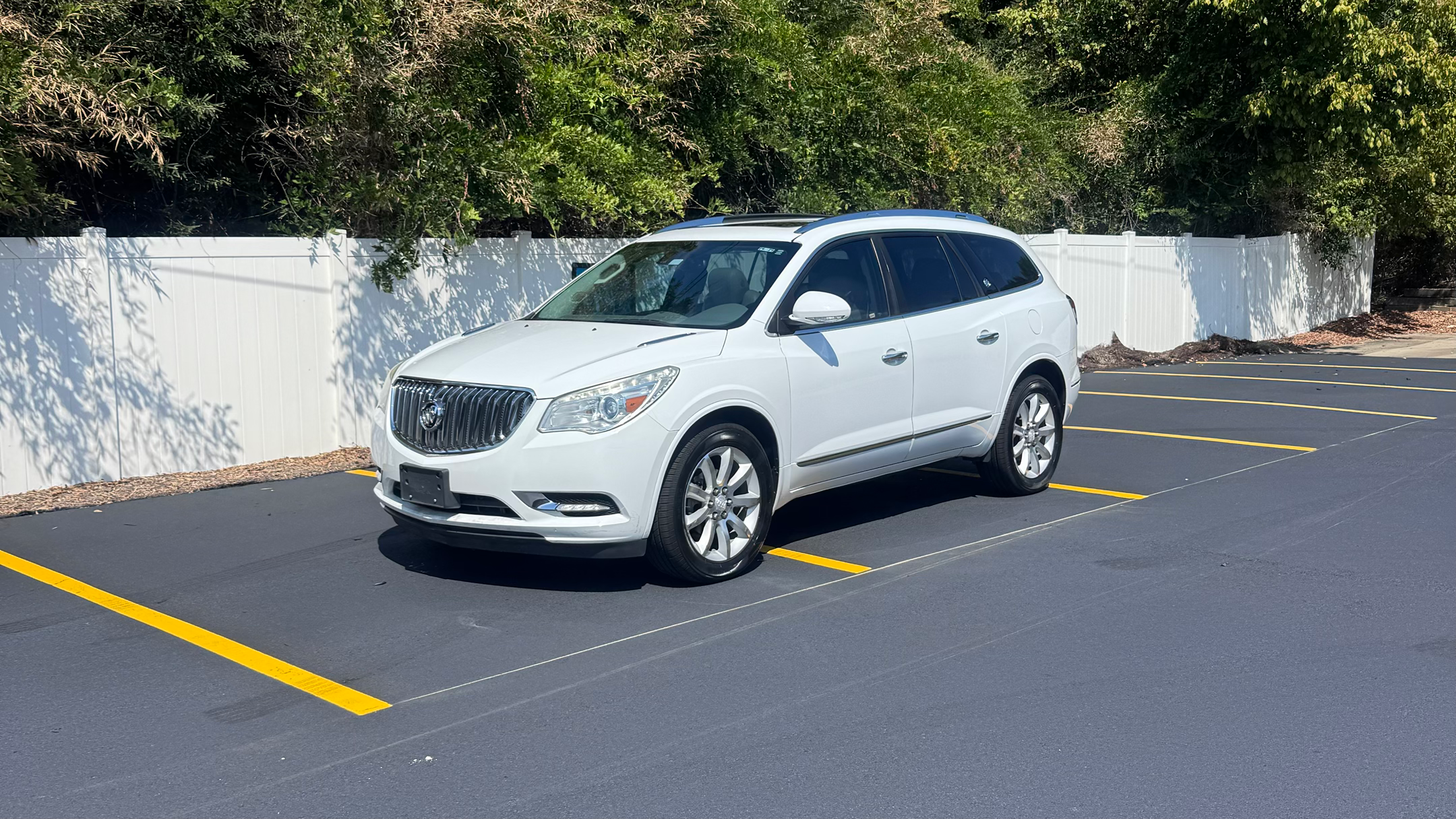 Buick Enclave 2016 in Helena, AL