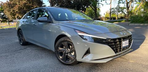 Hyundai Elantra 2023
