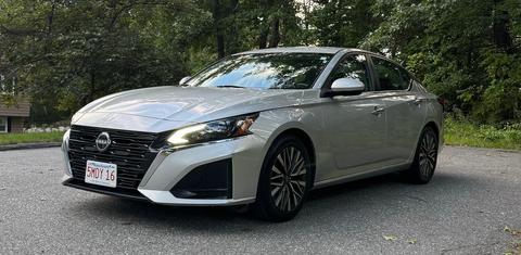 Nissan Altima 2023
