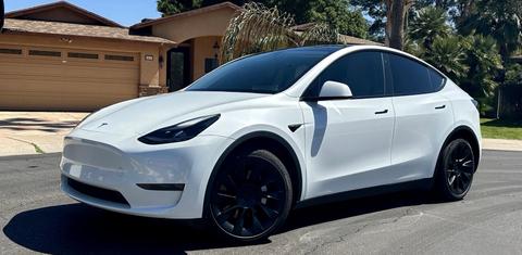 Tesla Model Y 2023