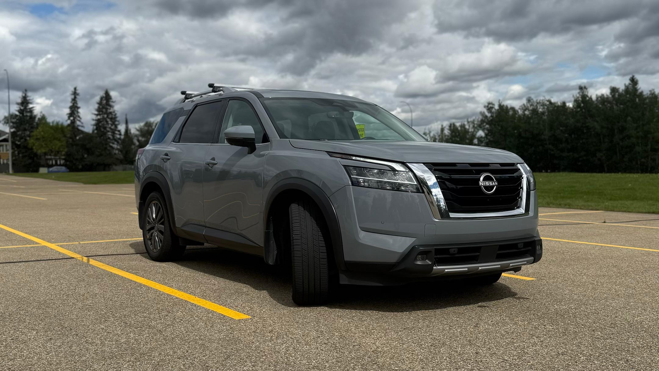 Nissan Pathfinder 2023 in Edmonton, AB