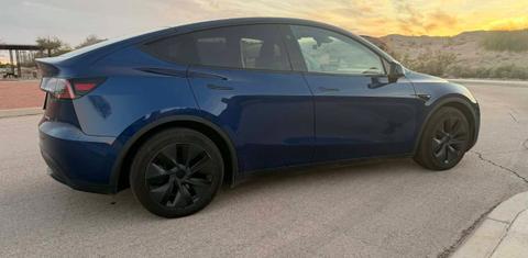 Tesla Model Y 2024
