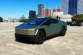 Tesla Cybertruck 2024 in Jersey City