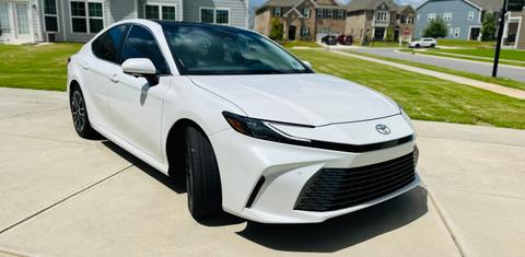Toyota Camry Hybrid 2025