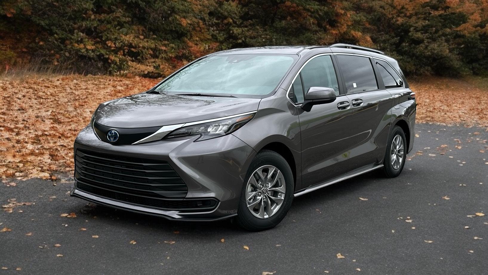 Toyota Sienna 2024 in Bellevue, WA