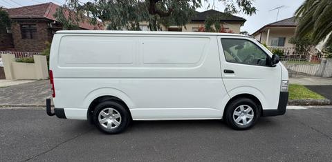 Toyota HIACE 2017
