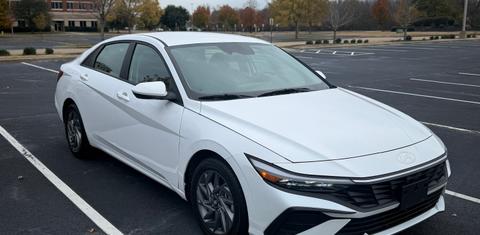 Hyundai Elantra 2024