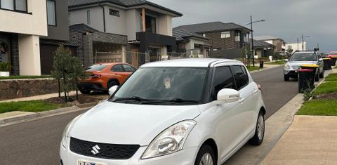 Suzuki SWIFT 2015