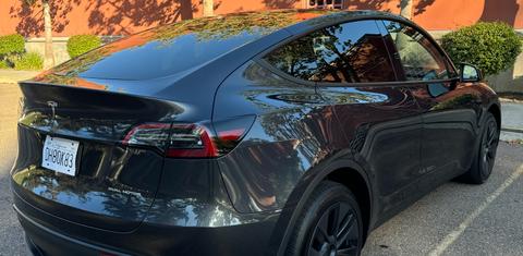 Tesla Model Y 2024