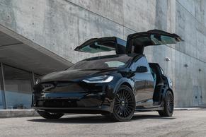Tesla Model X 2022 in Vancouver