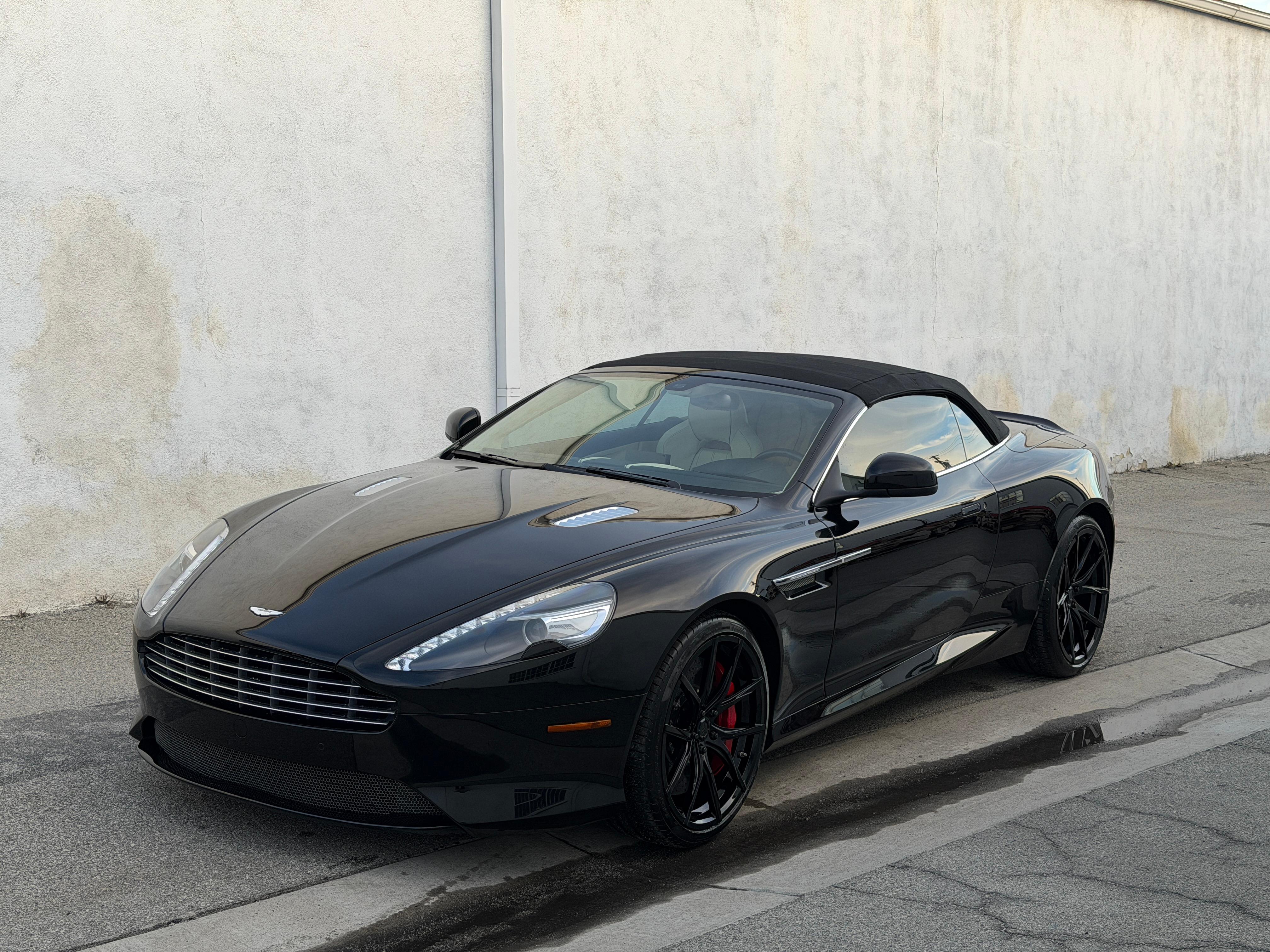 Aston Martin DB9 2013 in 