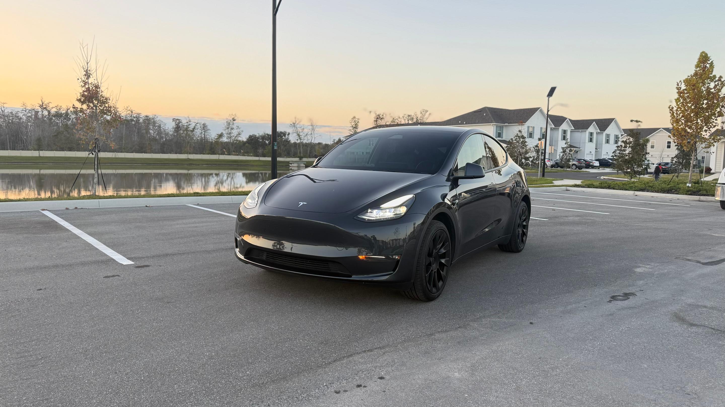 Tesla Model Y 2024 in Kissimmee, FL