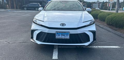 Toyota Camry Hybrid 2026