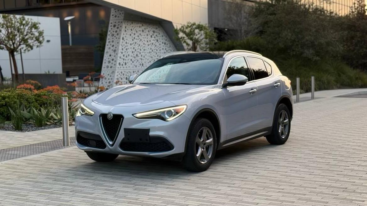 Alfa Romeo Stelvio 2021 in Inglewood, CA