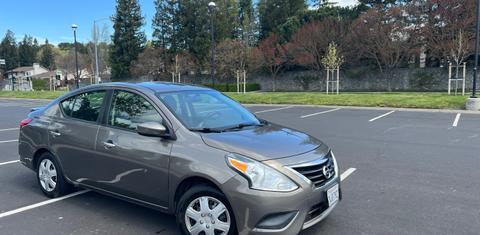 Nissan Versa 2015