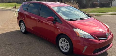 Toyota Prius v 2014