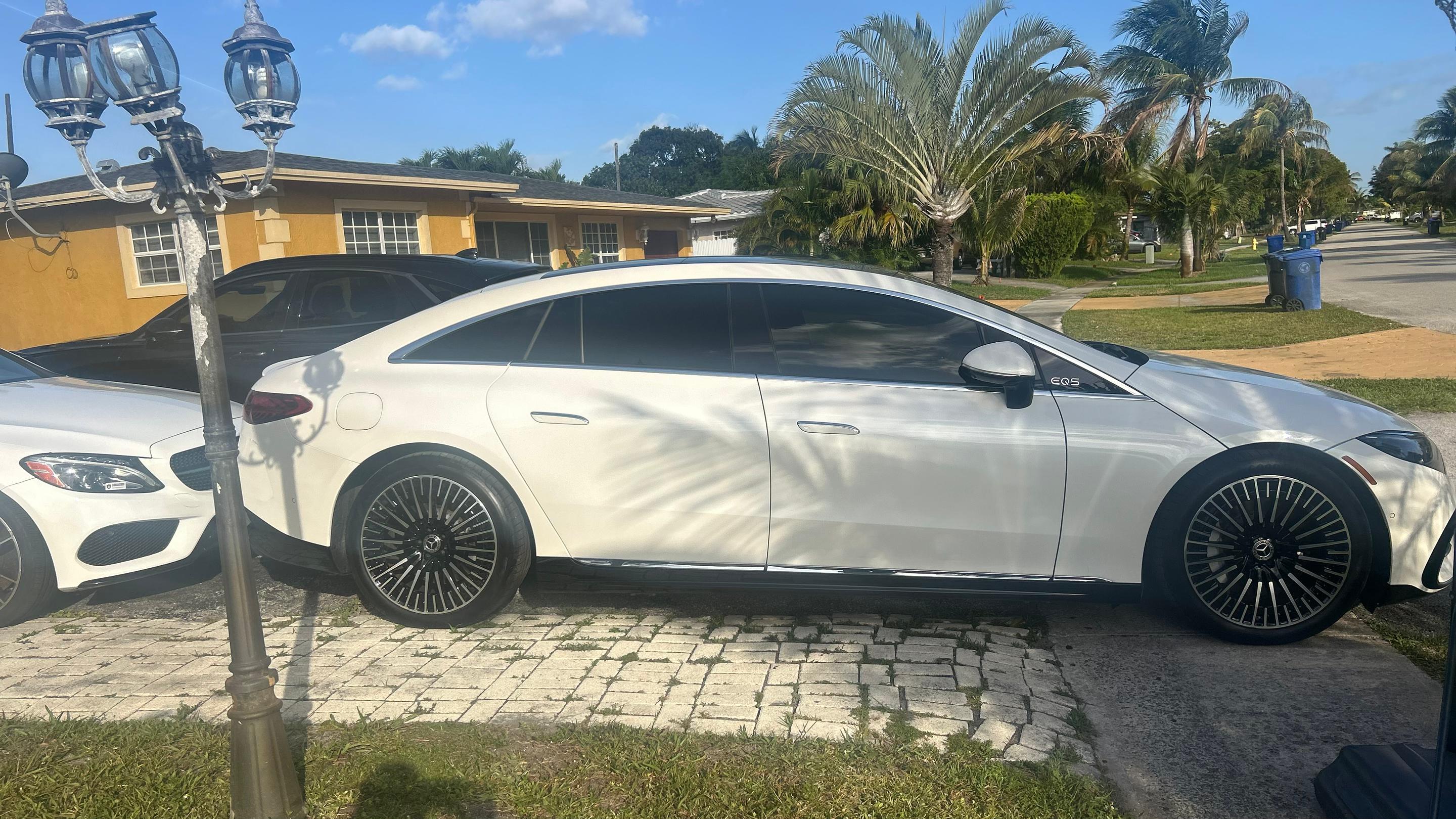 Mercedes-Benz EQS 2023 in 