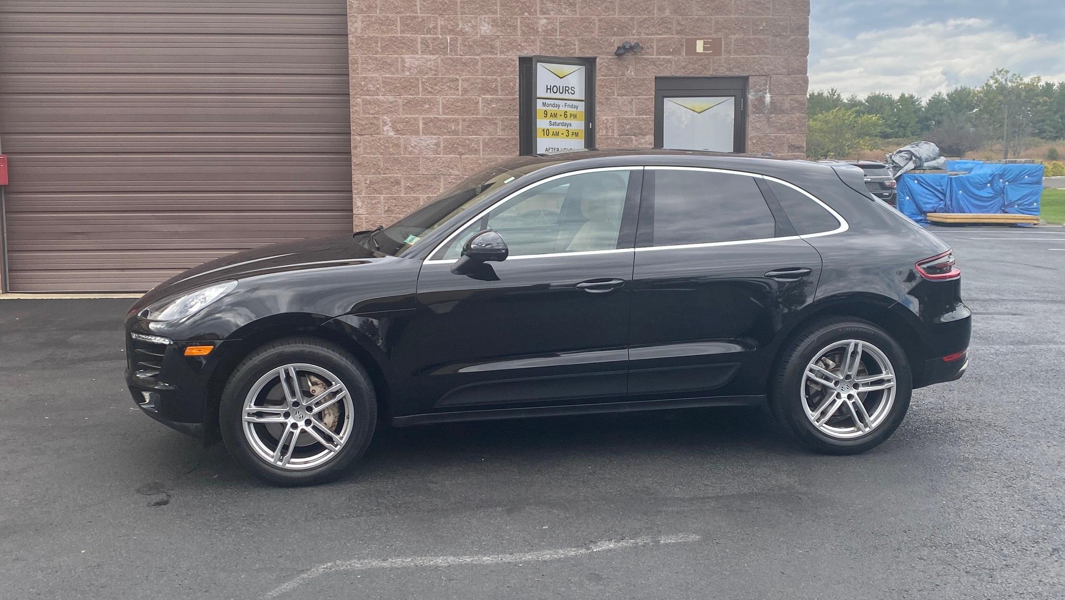 Porsche Macan 2017 in Warminster, PA