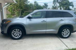 Toyota Highlander car