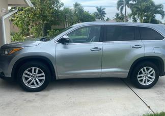 Toyota Highlander car