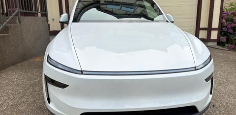Tesla Model Y 2026