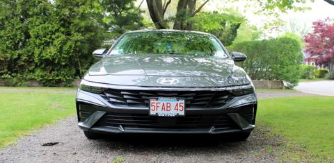 Hyundai Elantra 2024