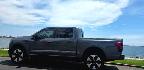 Ford F-150 Lightning 2025