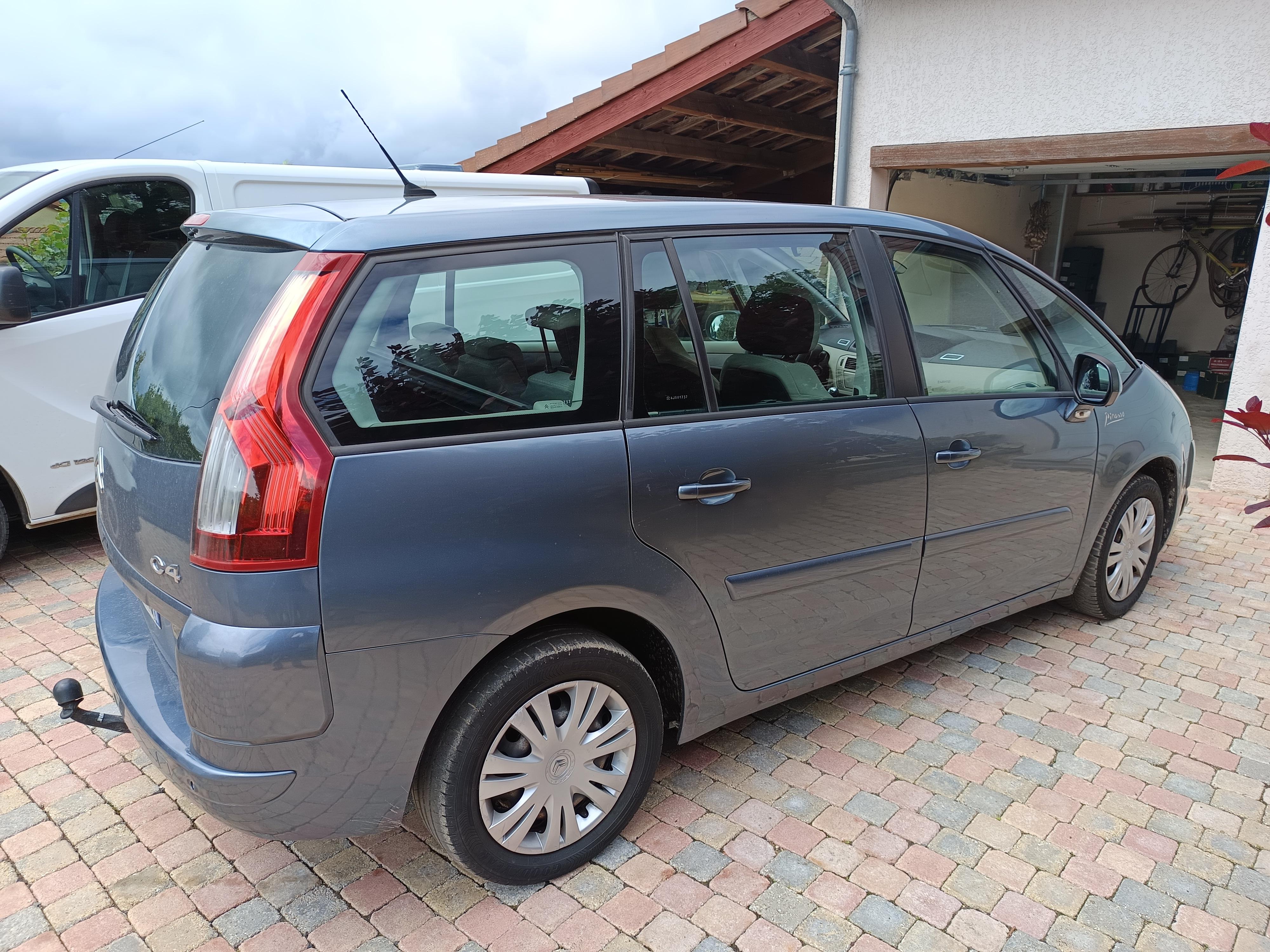 Citroen GRAND C4 PICASSO 2010 à Clermont-Ferrand