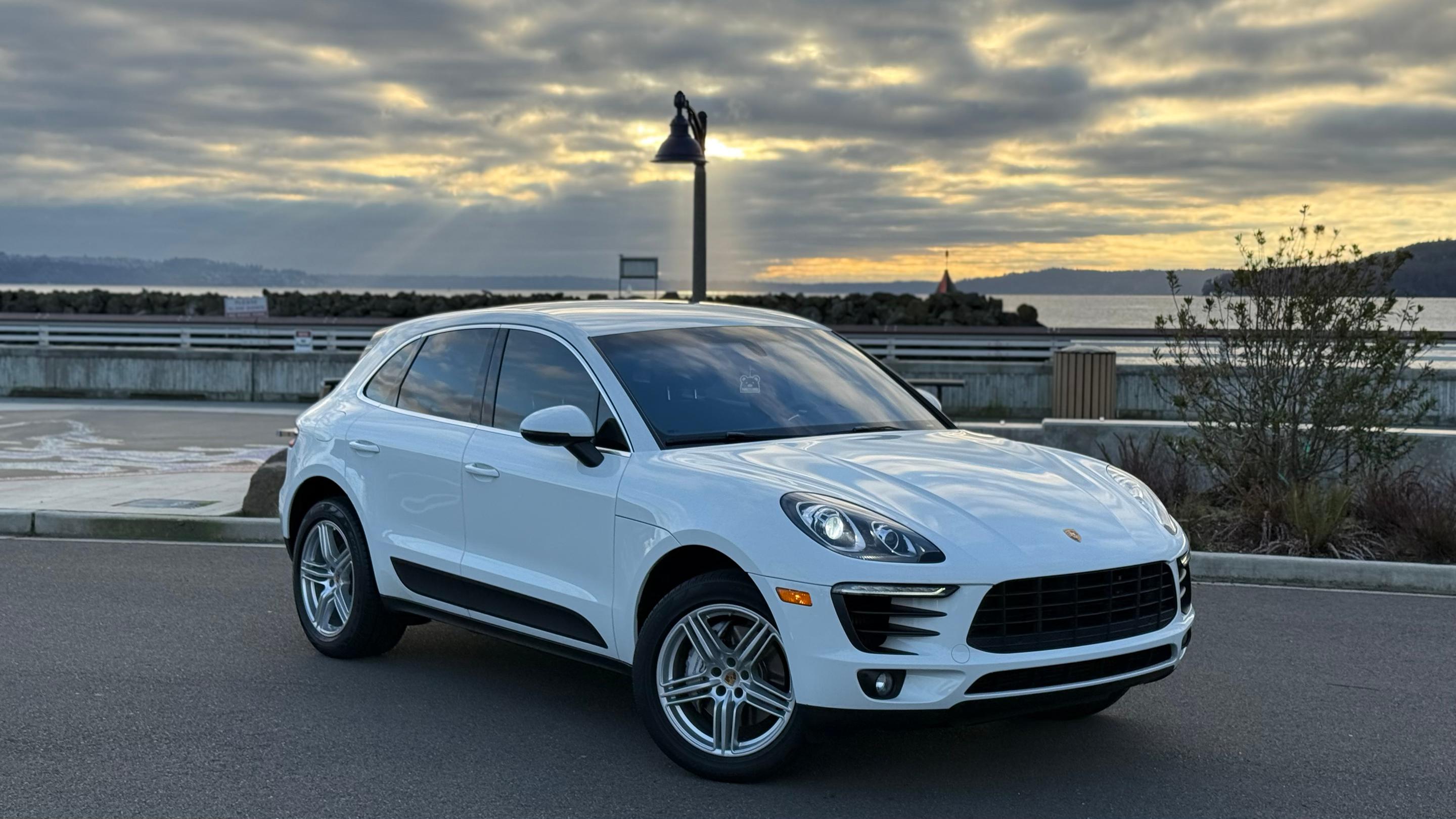Porsche Macan 2016 in SeaTac, WA