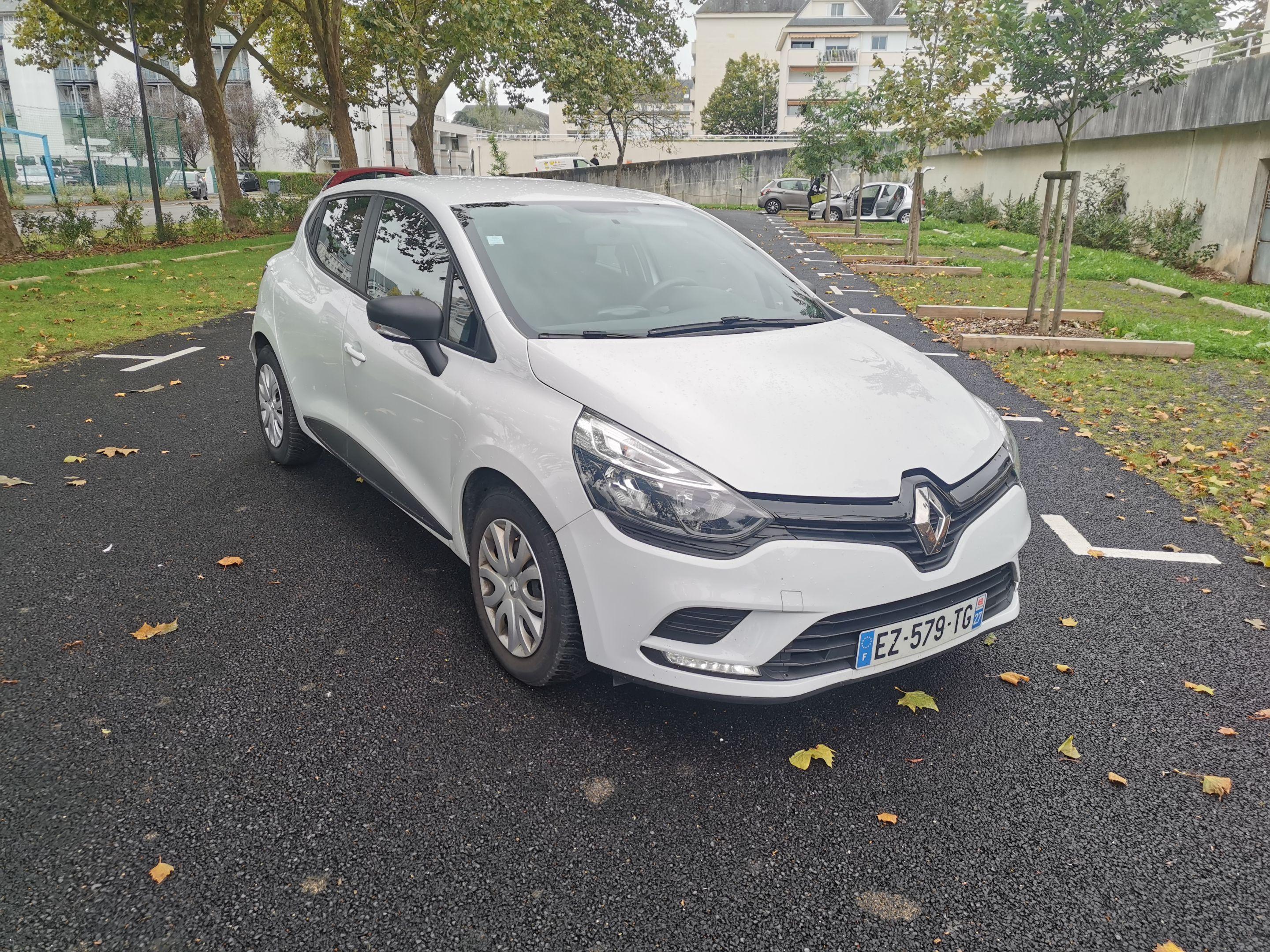 Renault CLIO IV 2018 in Saint-Pierre-des-Corps