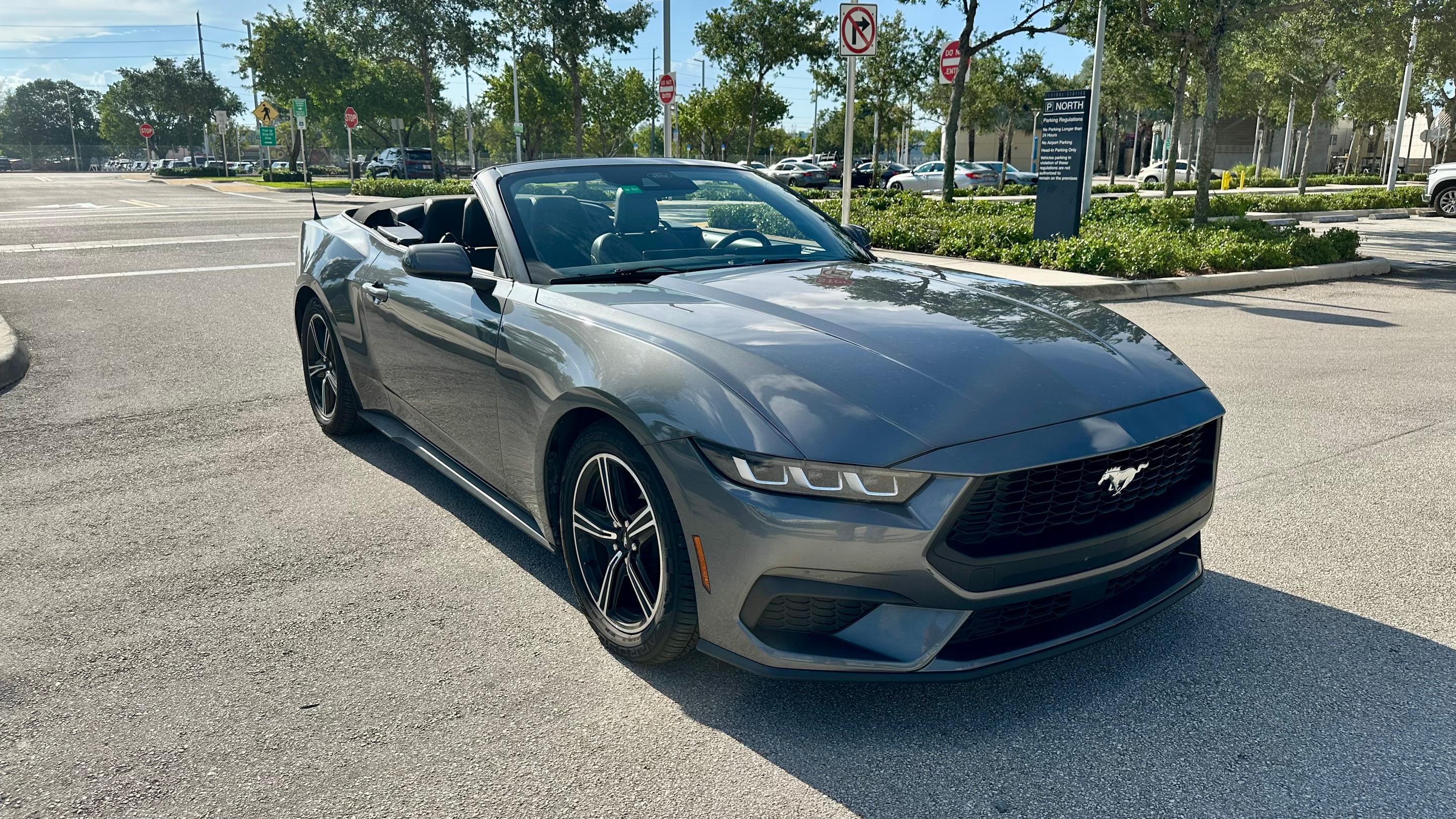 Ford Mustang 2024 in Miami, FL