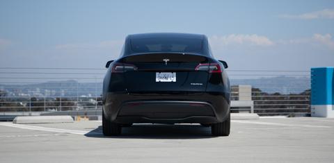 Tesla Model Y 2024