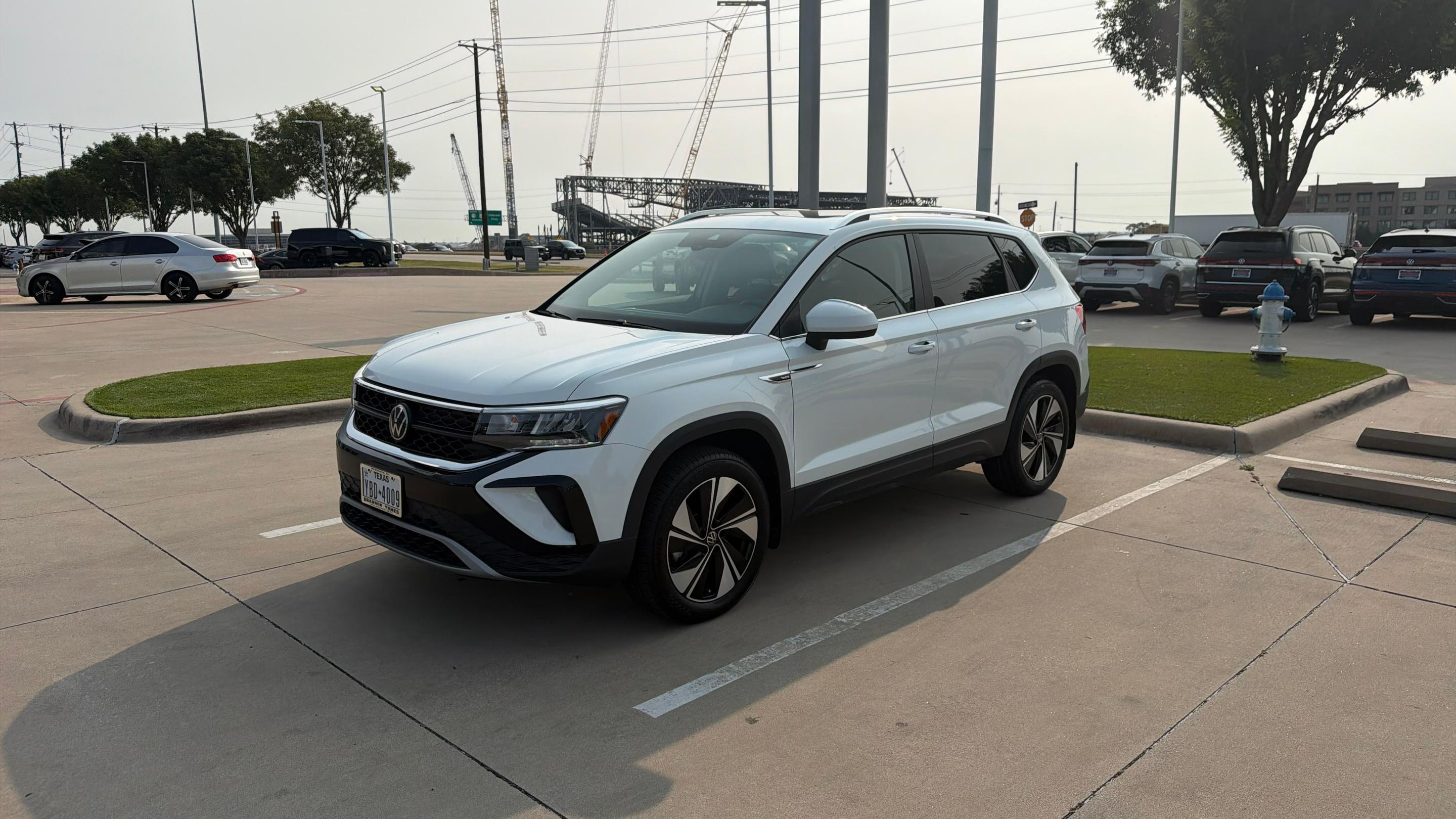 Volkswagen Taos 2024 in Euless, TX
