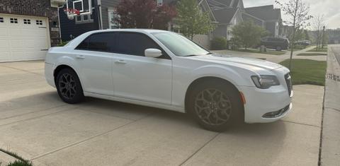 Chrysler 300 2017