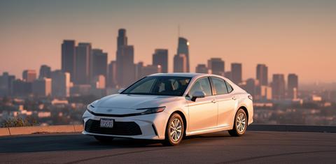 Toyota Camry Hybrid 2026