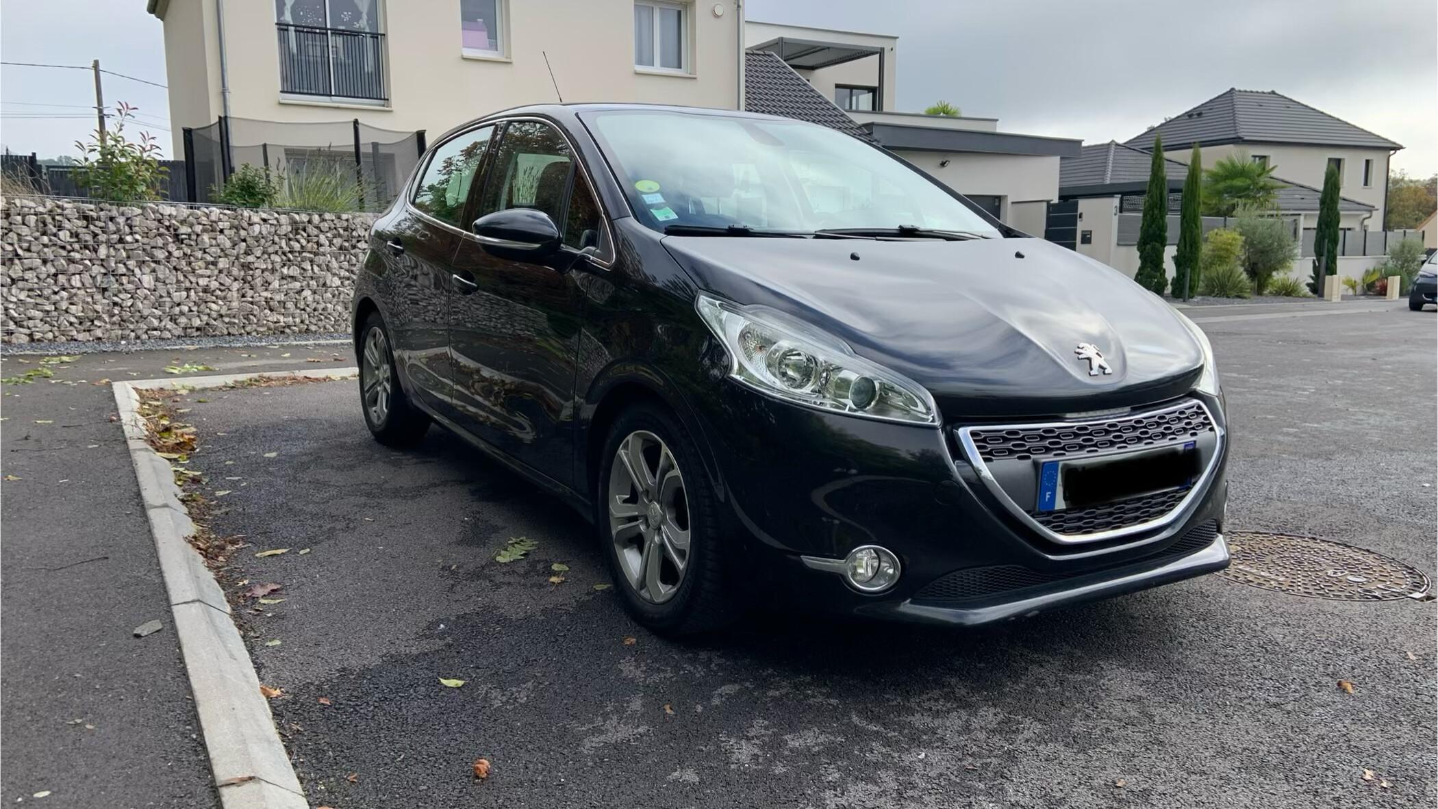 Peugeot 208 2012 à 