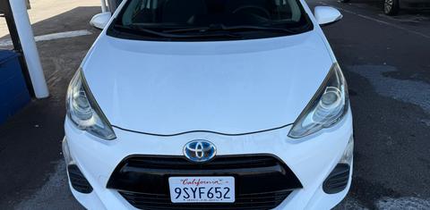 Toyota Prius c 2016