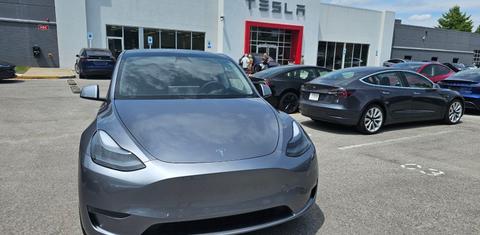 Tesla Model Y 2024